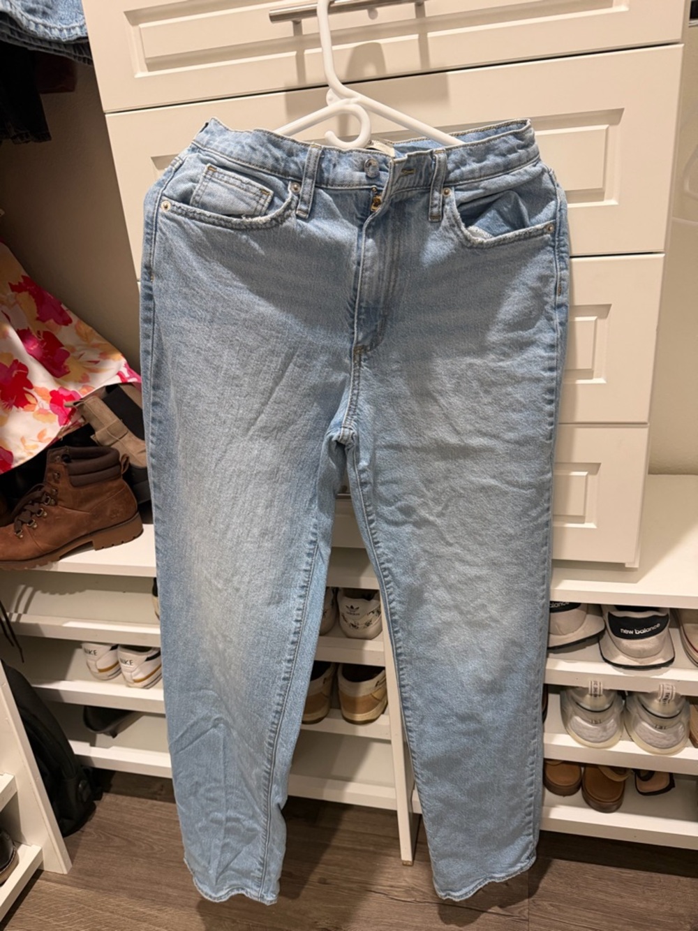 Universal Thread Light Wash Straight-Leg Jeans